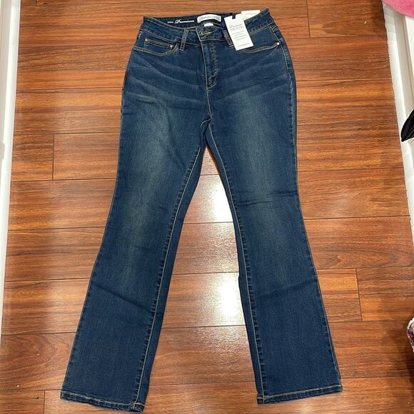 NWT Bootcut Jeans - Picture 2 of 4